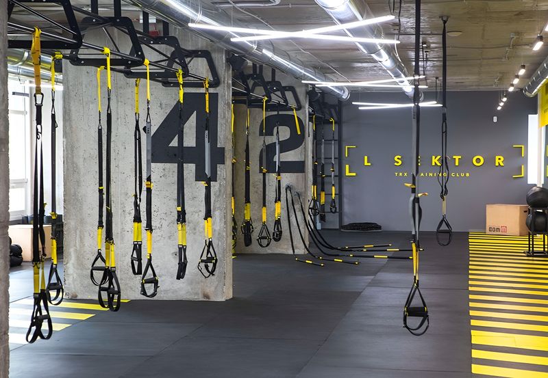 TRX петлі: Як з простого військового обладнання створили фітнес-революцію